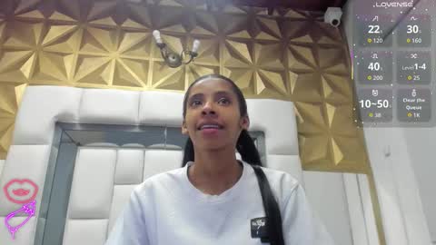 Snapshot of valery_villa_ chatting on March 15, 12:22 pm Valery online show from March 15, 12:22 pm