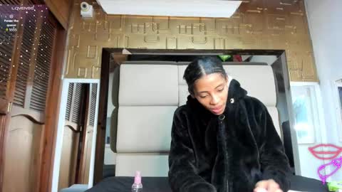 Snapshot of valery_villa_ chatting on March 27, 12:05 pm Valery online show from March 27, 12:05 pm