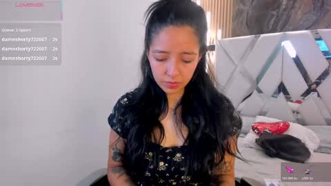 Snapshot of valery_wang chatting on May 16, 12:15 pm Val online show from May 16, 12:15 pm