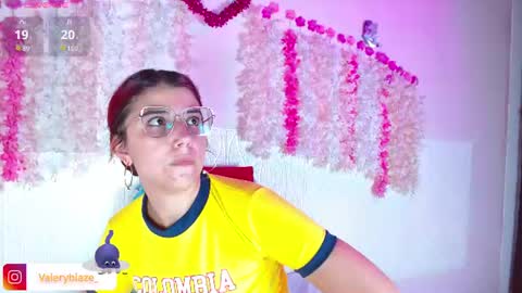 Snapshot of valeryblaze_ chatting on June 23, 7:01 pm Valery online show from June 23, 7:01 pm