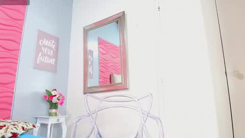 valery online show from December 14, 9:02 pm