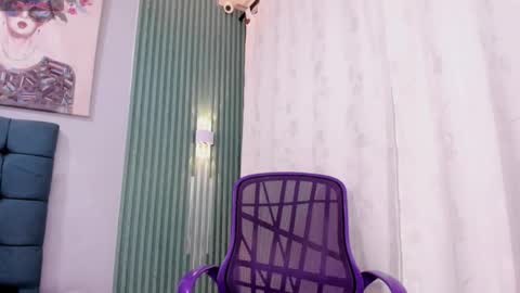 valery online show from November 9, 8:51 pm