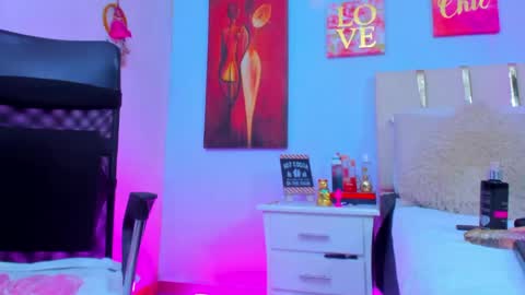 Snapshot of valerysex4u chatting on April 21, 1:42 am Valery online show from April 21, 1:42 am
