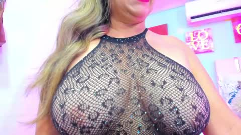 Snapshot of valerysex4u chatting on May 3, 1:33 am Valery online show from May 3, 1:33 am