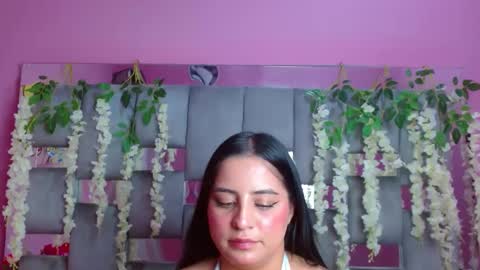 Snapshot of valerysexx_ chatting on December 4, 9:51 am vale online show from December 4, 9:51 am