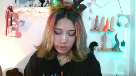 zoe online show from December 14, 7:40 pm