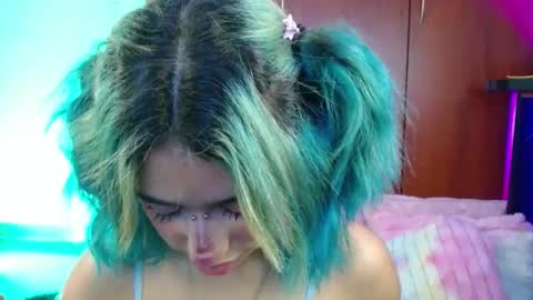 Snapshot of valerysmith18 chatting on May 5, 3:25 am zoe online show from May 5, 3:25 am