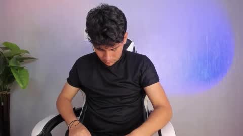 Valentino online show from March 21, 7:28 pm