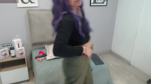 valevicious online show from November 4, 7:35 pm