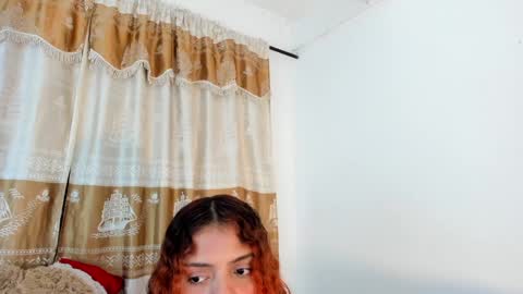 Snapshot of valientegirl_ chatting on December 28, 7:22 am VALIENTE online show from December 28, 7:22 am