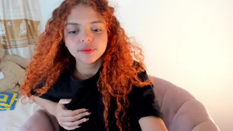 Snapshot of valientegirl_ chatting on January 2, 1:40 pm VALIENTE online show from January 2, 1:40 pm