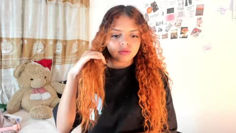 Snapshot of valientegirl_ chatting on January 31, 5:40 am VALIENTE online show from January 31, 5:40 am