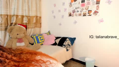 Snapshot of valientegirl_ chatting on February 4, 5:10 am VALIENTE online show from February 4, 5:10 am