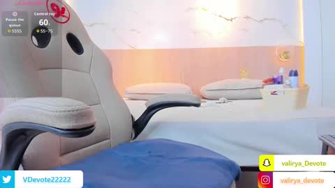 Snapshot of valirya_devote chatting on October 8, 3:37 am VALIRYA online show from October 8, 3:37 am