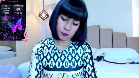 Snapshot of valkiria_wine chatting on March 9, 12:53 pm Valki online show from March 9, 12:53 pm