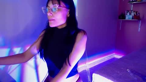 valkiry_ online show from November 26, 10:00 pm