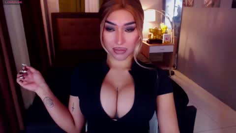 Snapshot of valkyriemajesty chatting on May 21, 2:35 pm valkyriemajesty online show from May 21, 2:35 pm