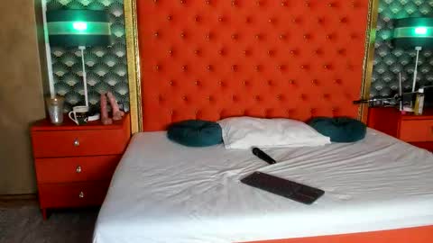 Valerie Val V online show from November 29, 4:10 pm