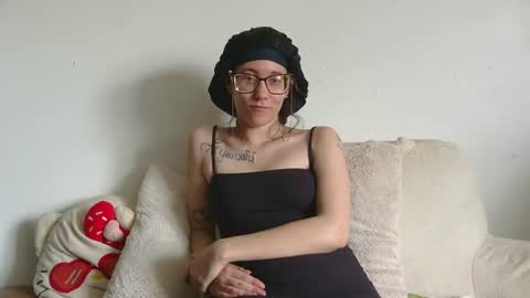 Snapshot of valleriestarr chatting on July 6, 3:14 pm Vallerie Starr online show from July 6, 3:14 pm