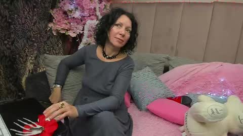 Snapshot of valleriwind chatting on January 8, 3:17 pm ValleriWind online show from January 8, 3:17 pm