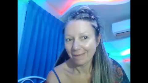 Snapshot of valleriwind chatting on January 24, 12:42 am ValleriWind online show from January 24, 12:42 am