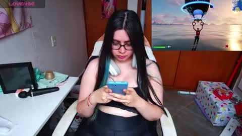Im Violet online show from December 19, 9:06 pm