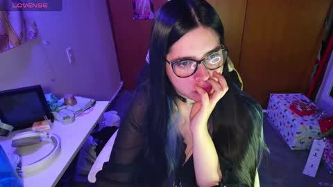 Im Violet online show from December 22, 6:06 am