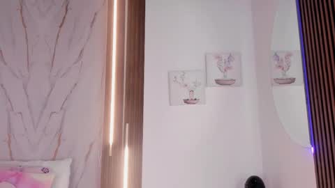 Vallolet Peach  online show from February 13, 12:12 pm