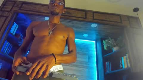 Snapshot of valtorkane chatting on October 28, 11:58 am valtorkane online show from October 28, 11:58 am