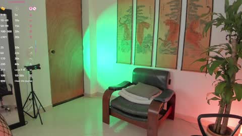      online show from January 30, 9:04 pm