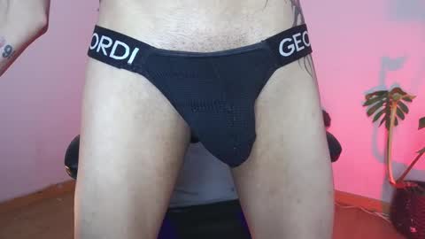 Snapshot of vamp_noah chatting on April 6, 4:46 am Vamp Noah and Dan online show from April 6, 4:46 am