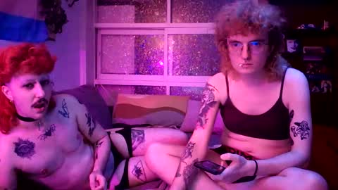 Snapshot of vampiretranssex chatting on September 21, 7:15 pm Nadja Laszlo online show from September 21, 7:15 pm