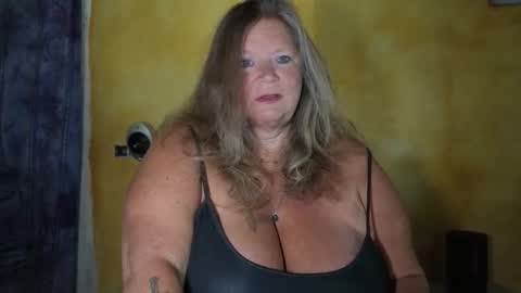 vampwoman online show from May 16, 6:54 am