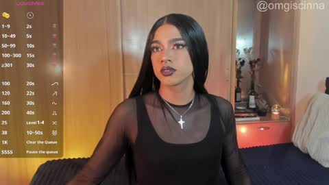 Snapshot of vampy__cinna chatting on April 10, 1:22 am Cinnamon online show from April 10, 1:22 am