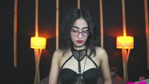 vampy_dolll online show from January 15, 9:51 pm