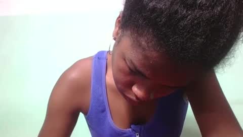 Snapshot of vanafiry chatting on February 3, 8:24 am vanafiry online show from February 3, 8:24 am