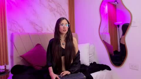 vane_coral online show from February 9, 11:14 am