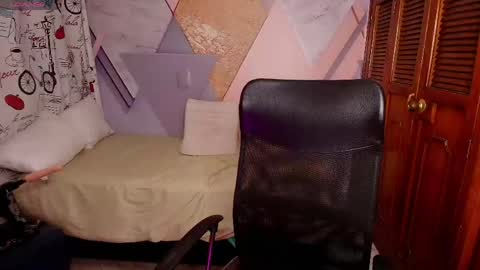 Snapshot of vane_latin18 chatting on May 6, 9:42 pm vane_latin18 online show from May 6, 9:42 pm