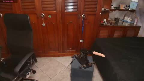 Snapshot of vane_latin18 chatting on May 15, 8:05 pm vane_latin18 online show from May 15, 8:05 pm