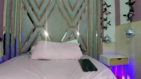 vanesaa_mejia online show from November 9, 4:33 am