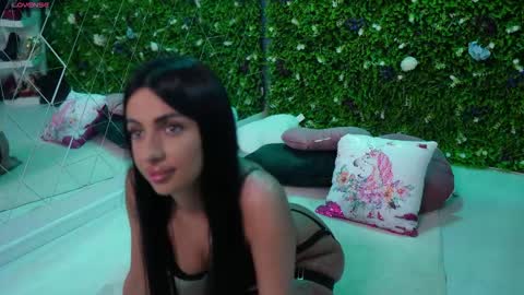 Snapshot of vanesaavns chatting on February 18, 4:41 am vanesaavns online show from February 18, 4:41 am