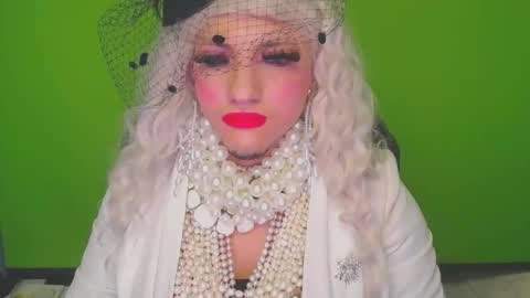 vanesacrossdresser online show from February 6, 5:03 am