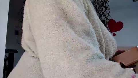 vanessa and samantha online show from February 18, 4:58 pm