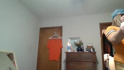 Snapshot of vanessa3211 chatting on January 15, 7:02 am greeneyebandit online show from January 15, 7:02 am