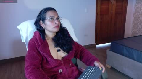 Snapshot of vanessa_7_ chatting on February 22, 7:23 pm Vanessa online show from February 22, 7:23 pm