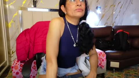 Snapshot of vanessa_7_ chatting on April 20, 11:17 pm Vanessa online show from April 20, 11:17 pm
