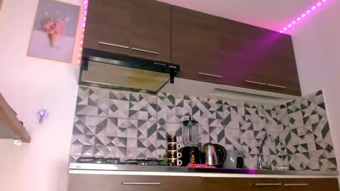 Snapshot of vanessa_brett chatting on February 20, 6:17 am VANESSA BRETT online show from February 20, 6:17 am