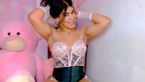 Snapshot of vanessa_brett_1 chatting on December 5, 5:37 am vanessa online show from December 5, 5:37 am