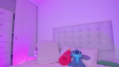 Vane  online show from March 4, 7:53 pm