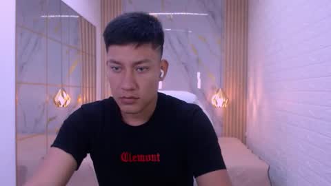 Snapshot of vanessa_f chatting on March 21, 1:05 pm vanessa online show from March 21, 1:05 pm